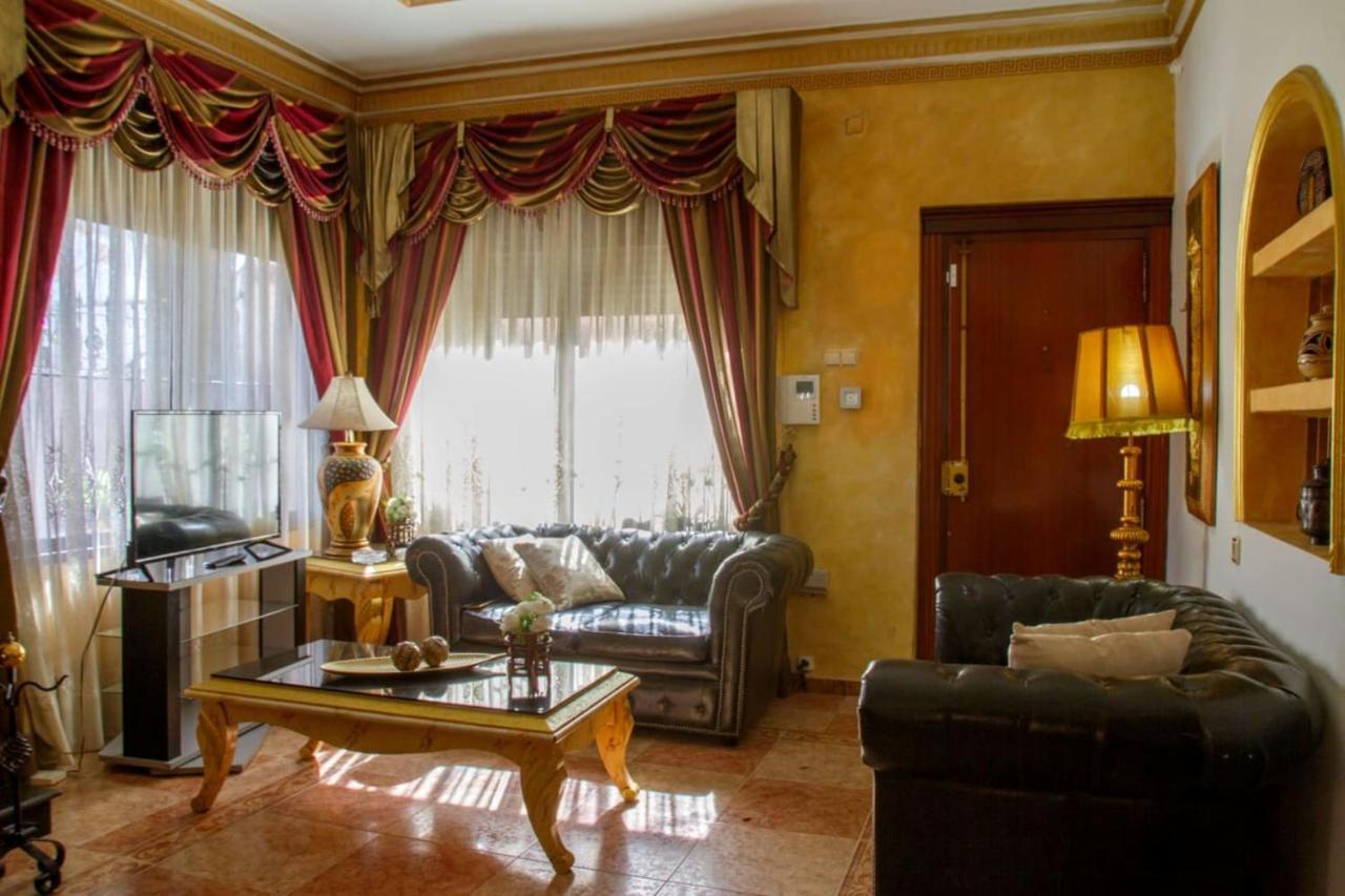 Fantastic 5 Mins Away From The By Easybnb Chalé Torremolinos